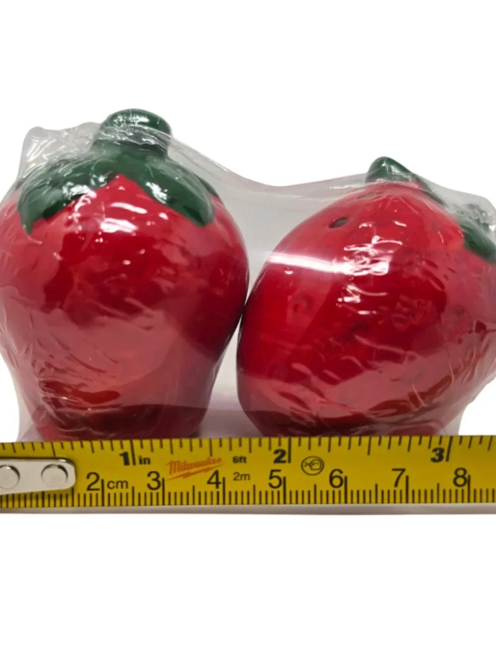 New Strawberry Salt & Pepper Shakers Set 2.25